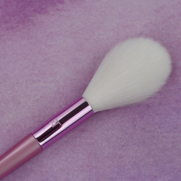 Real Techniques Cashmere Dreams Highlight Brush